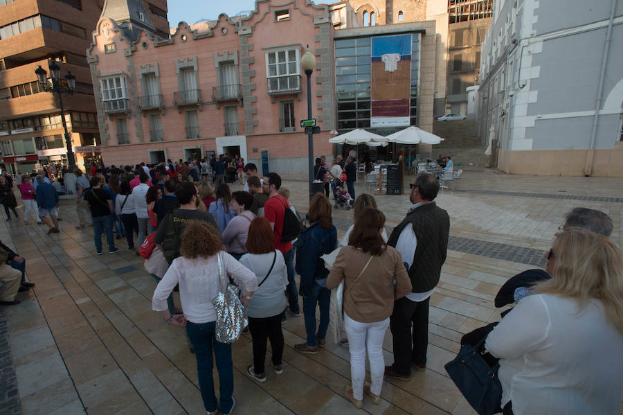 Visitantes en el Museo del Teatro Romano de Cartagena durante la Noche de los Museos.