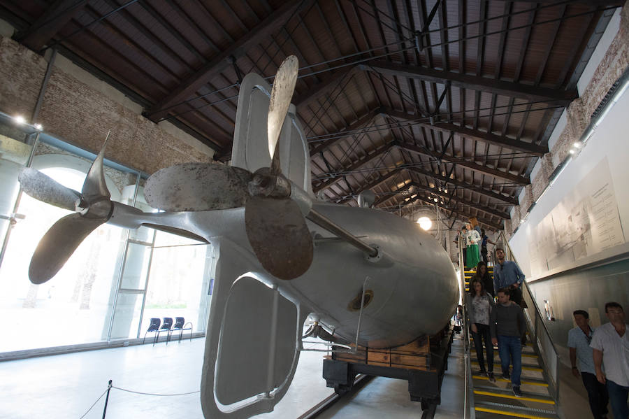 Visitantes en el Museo Naval de Cartagena durante la Noche de los Museos.