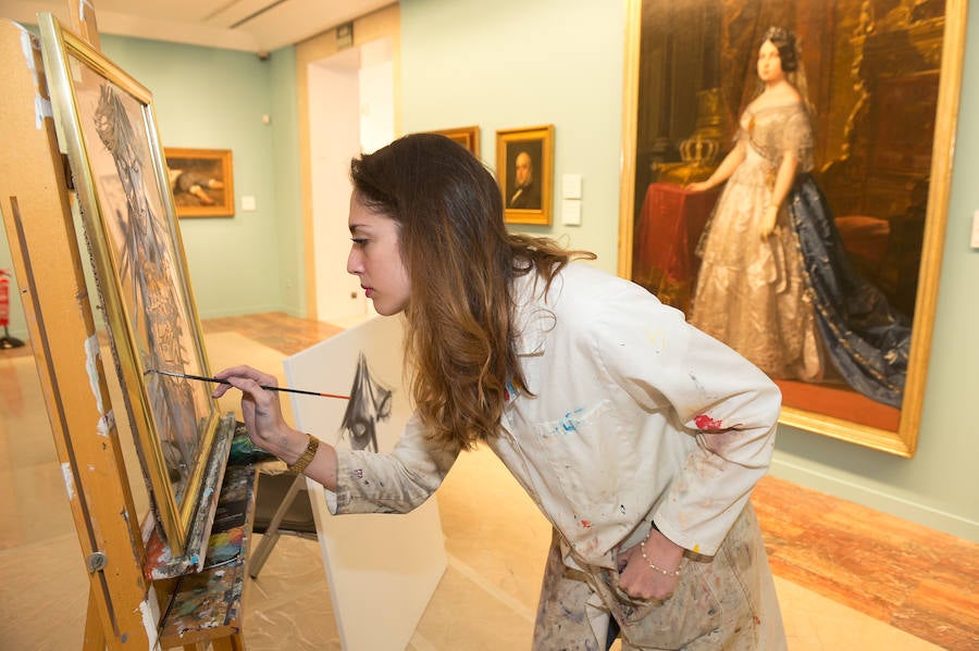 El Museo de Bellas Artes de Murcia abrió sus puertas durante la jornada de la Noche de los Museos y ofreció talleres sobre cine, actividades infantiles, visitas guiadas y representaciones teatrales