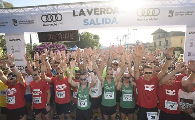 Cientos de participantes han tomado la salida.