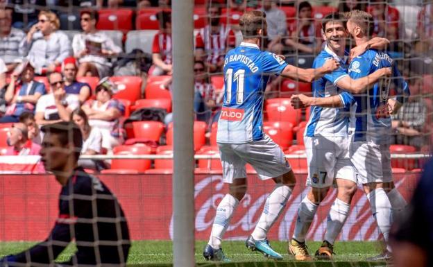 Los jugadores del Espanyol celebran un gol.