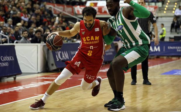 Vítor Benite, en un lance del partido ante Real Betis Energía Plus de esta temporada.