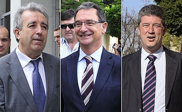 El exconsejero Antonio Cerdá; Joaquín Bascuñana, extitular de Obras Públicas; y Francisco Marqués, que llevó Medio Ambiente. 
