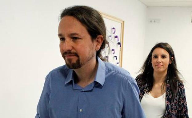 Iglesias y Montero, tras anunciar que consultarían a las bases su decisión de comprar un chalé en Galapagar.