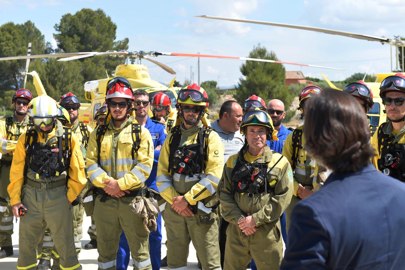 La lucha contra el fuego gana músculo desde el aire: este año el Plan Infomur contará por primera vez con cinco helicópteros y un avión anfibio