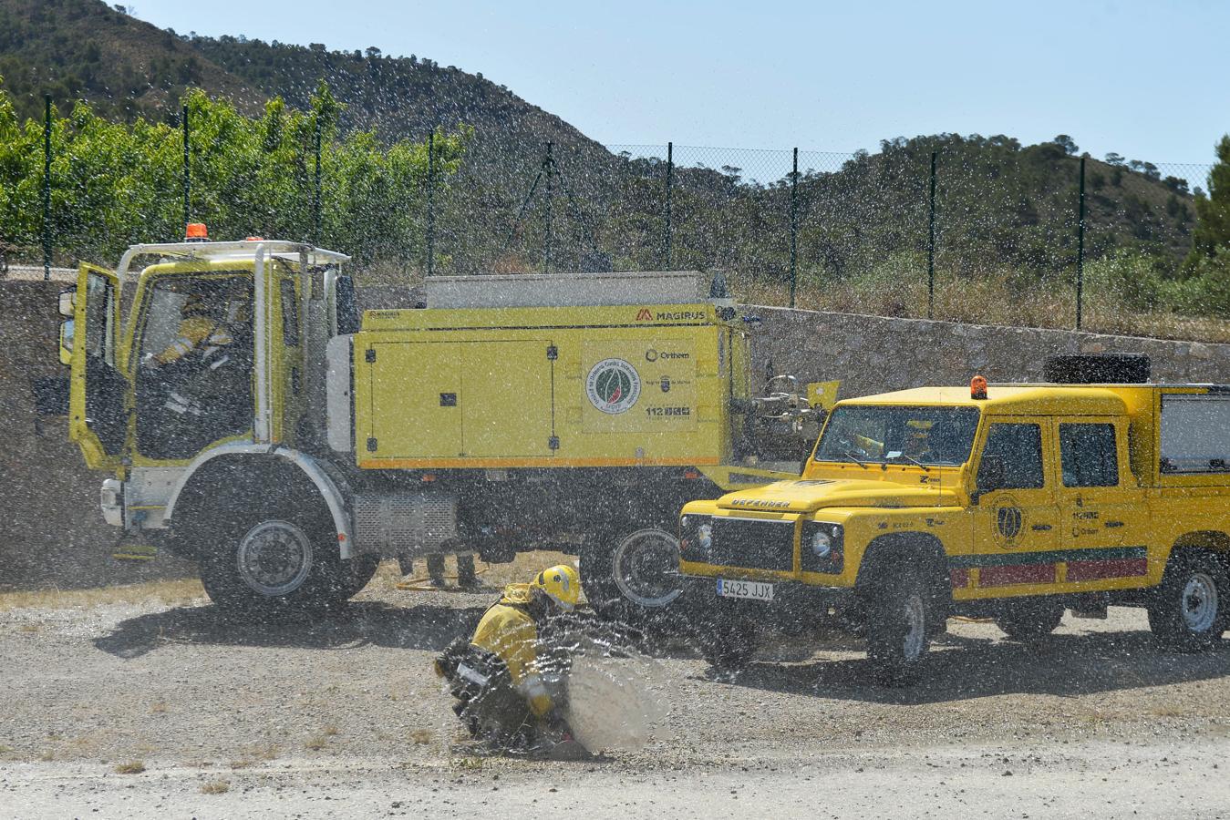 La lucha contra el fuego gana músculo desde el aire: este año el Plan Infomur contará por primera vez con cinco helicópteros y un avión anfibio