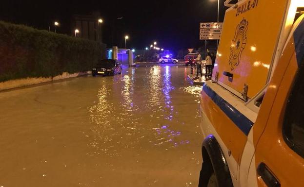 Una calle de Mula, en la noche de este sábado.