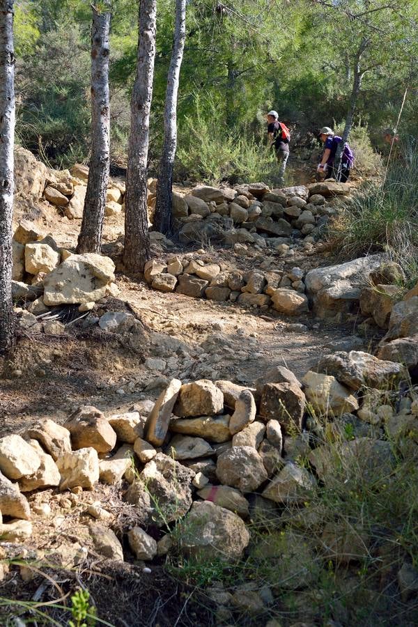 El Ayuntamiento de Alhama restaura la Red de Senderos de la sierra, un patrimonio común que estaba perdido