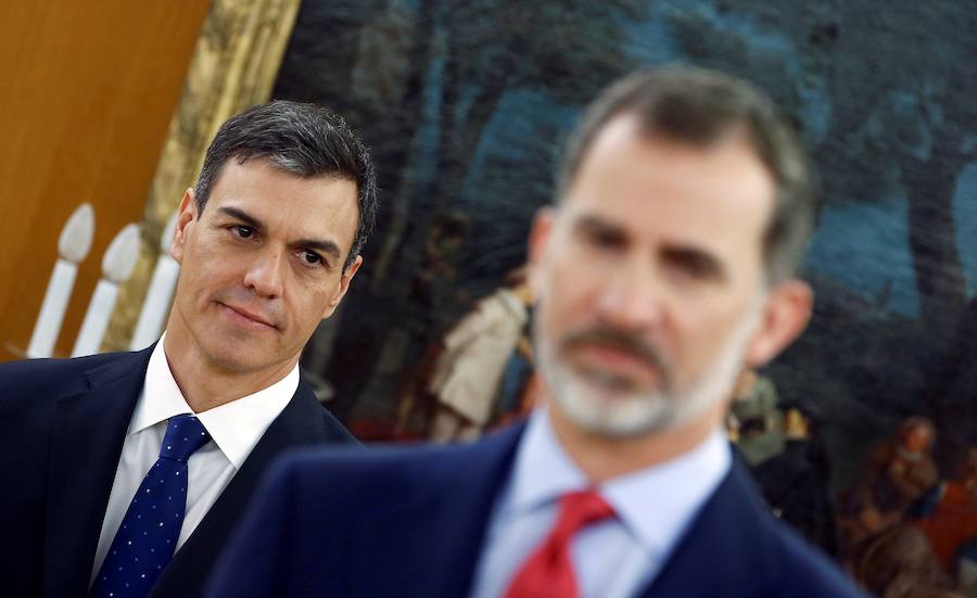 El Rey, junto a Pedro Sánchez.