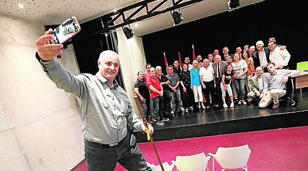 Pedro José Ruipérez, nuevo pedáneo de Rincón de Seca, recibió el bastón de mando, anoche.