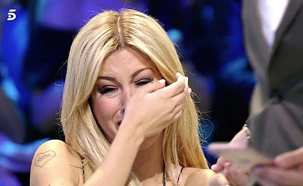 Oriana Marzoli rompe a llorar en el plató de 'Supervivientes'