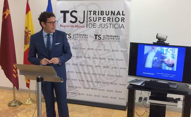 Miguel Pasqual del Riquelme en la presentación de la memoria anual del TSJ.