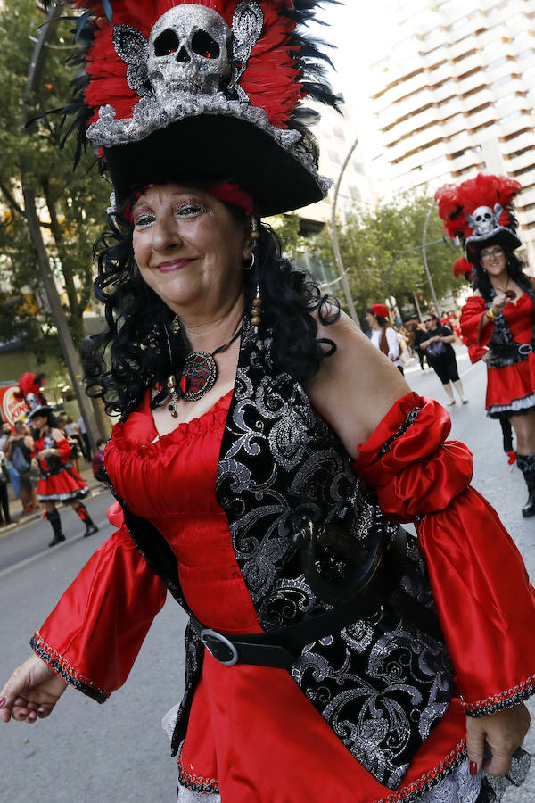 Las asociaciones que trabajan en la Región contra la discriminación sexual reivindican en una manifestación-desfile por la ciudad la educación afectiva para combatir la violencia social y los delitos de odio contra gays, lesbianas y transexuales