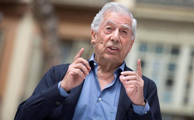 El escritor Mario Vargas Llosa.