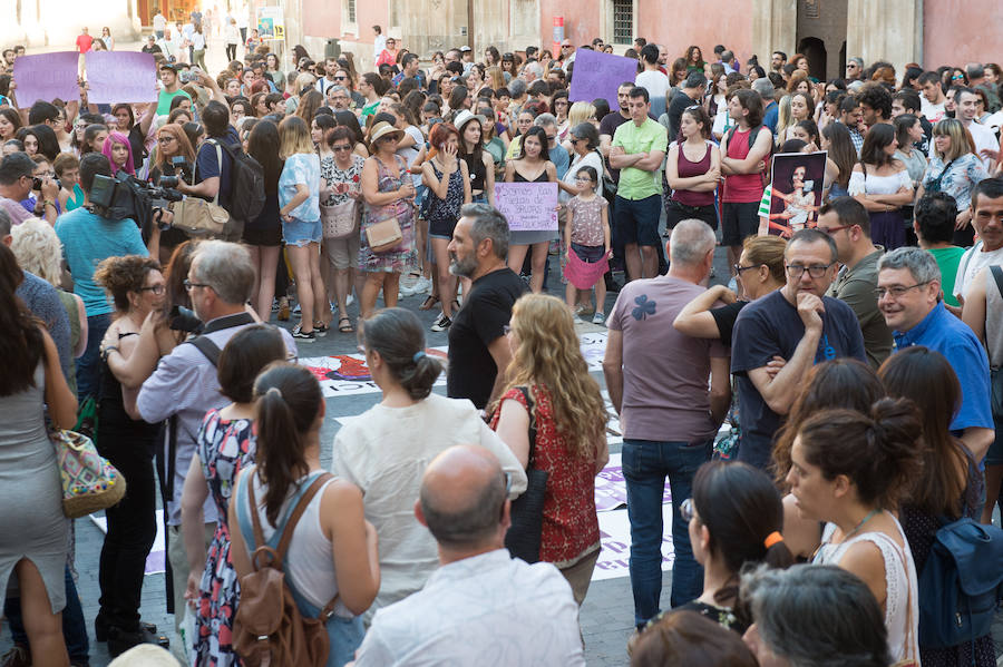 Concentración en la Plaza de Belluga de Murcia.