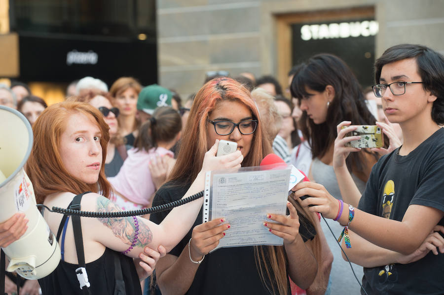 Concentración en la Plaza de Belluga de Murcia.