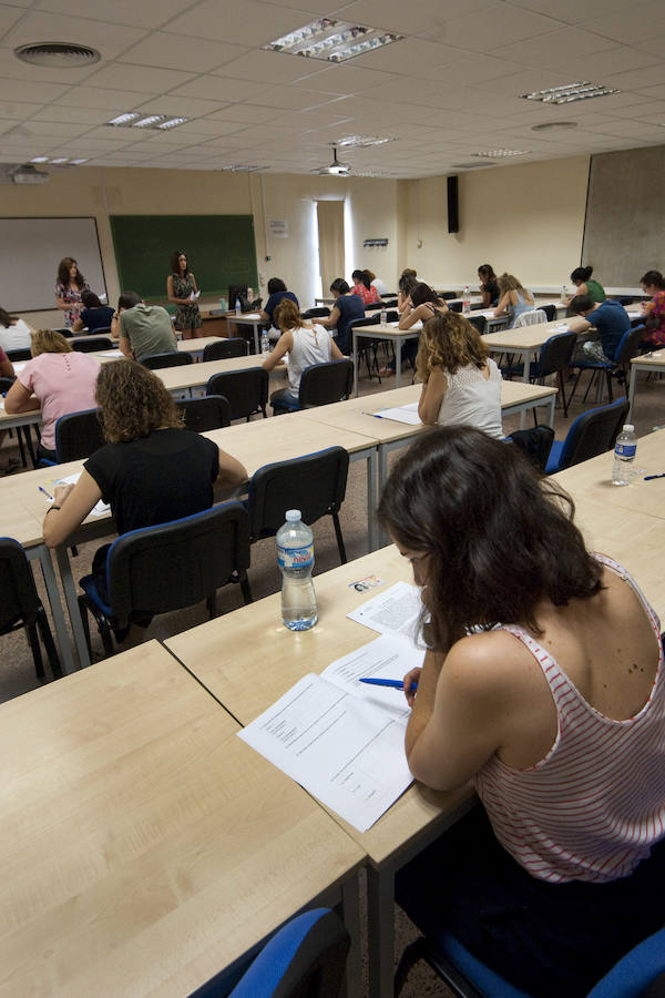 Este primer examen tiene carácter eliminatorio y evalúa conocimientos específicos sobre la especialidad a la que se opta