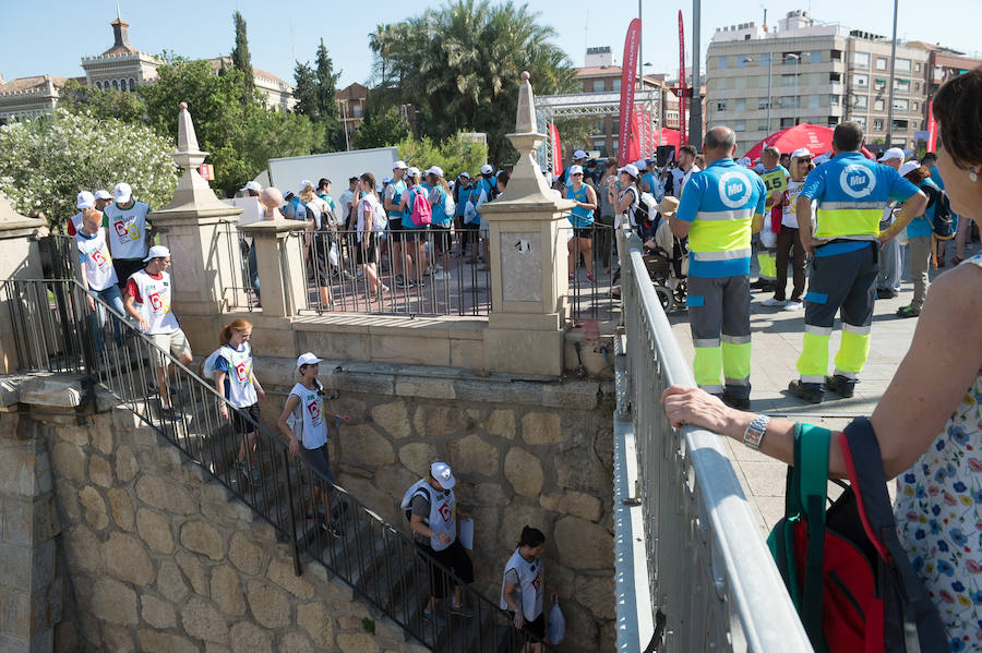 Participan en Murcia en una actividad de limpieza del Segura, desde la Contraparada hasta la Fica