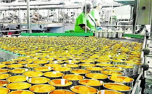 Una planta de conservas, uno de los sectores que acapararon buena parte de las inversiones de 2016.