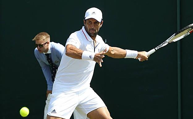 Fernando Vercasco, en un partido en Wimbledon. 