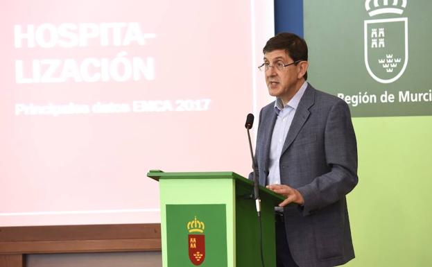 El consejero de Salud, Manuel Villegas, presentó hoy los resultados de la Encuesta de Calidad Percibida de la Consejería de Salud (EMCA) correspondiente a 2017.