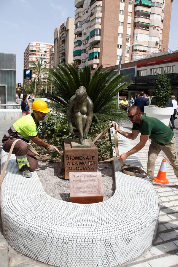 La pieza en bronce fue trasladada en abril desde el parque de la avenida Príncipe de Asturias después de que ardiera su recreación floral 