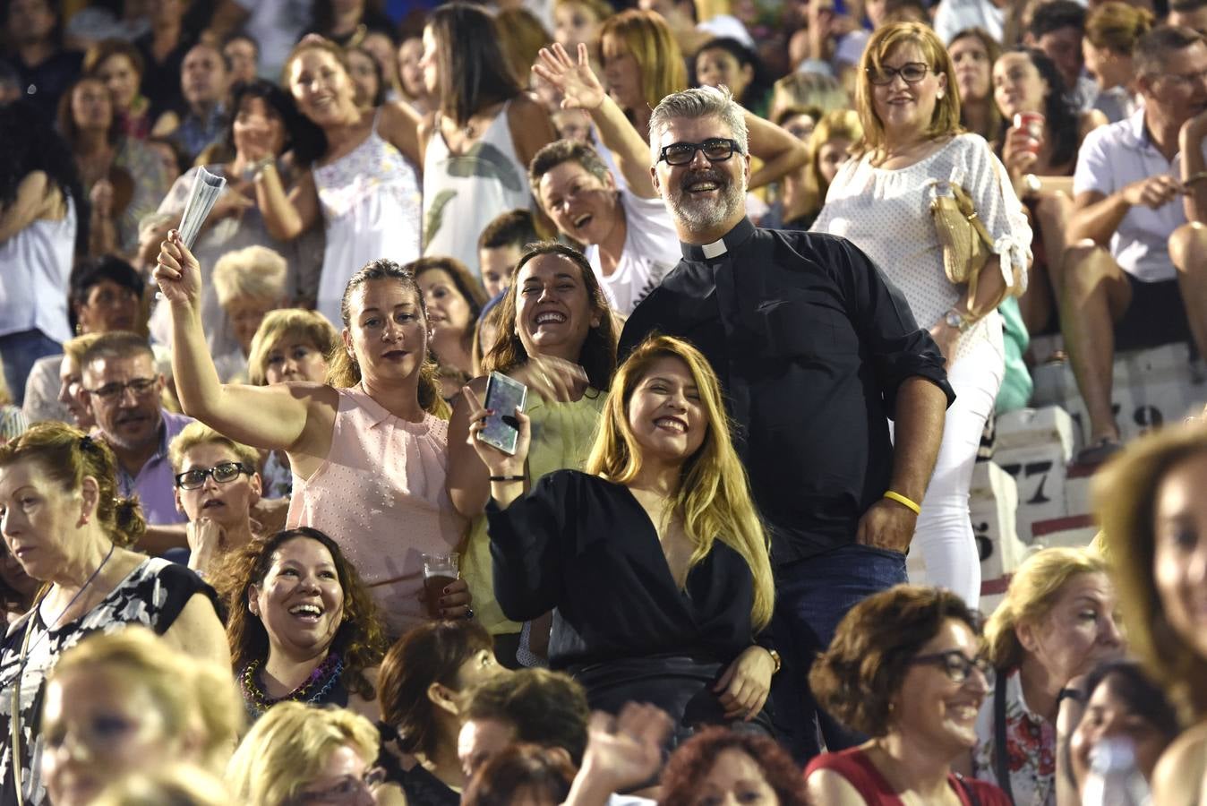 Alejandro Fernández inundó la Plaza de Toros de Murcia con la balada y la esencia de México.