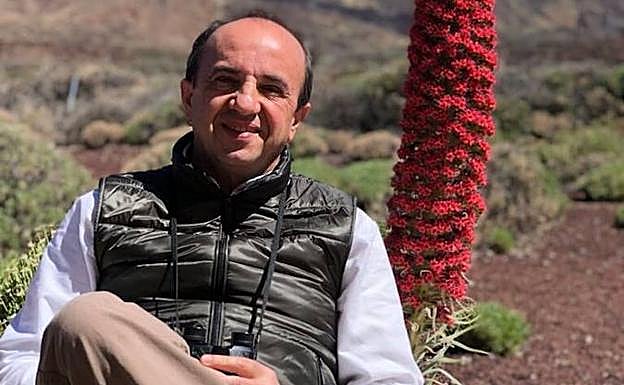 José Luis Gallego, al pie del Teide.