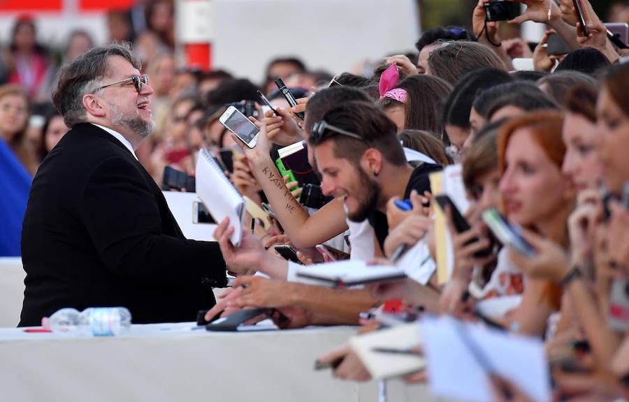 La 75° edición del Festival Internacional anual de Cine de Venecia se abrió con su ceremonia de apertura y con la proyección de la película 'First Man', sobre la preparación de la misión Apolo XI