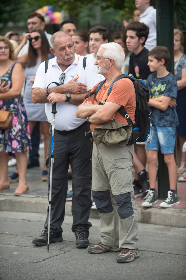 Durante el trayecto, la Patrona estuvo acompañada por cientos de murcianos desde la salida de su santuario hasta su llegada a la iglesia del Carmen