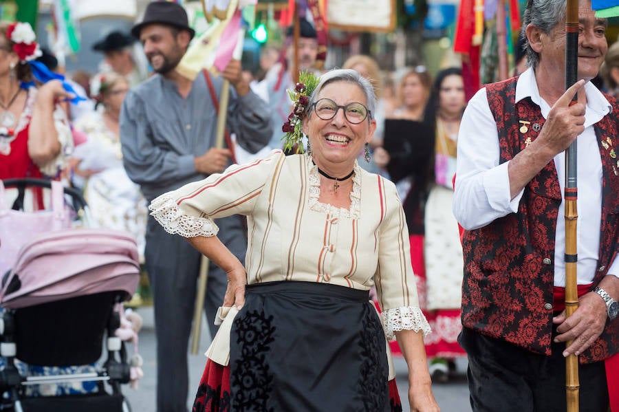 Durante el trayecto, la Patrona estuvo acompañada por cientos de murcianos desde la salida de su santuario hasta su llegada a la iglesia del Carmen