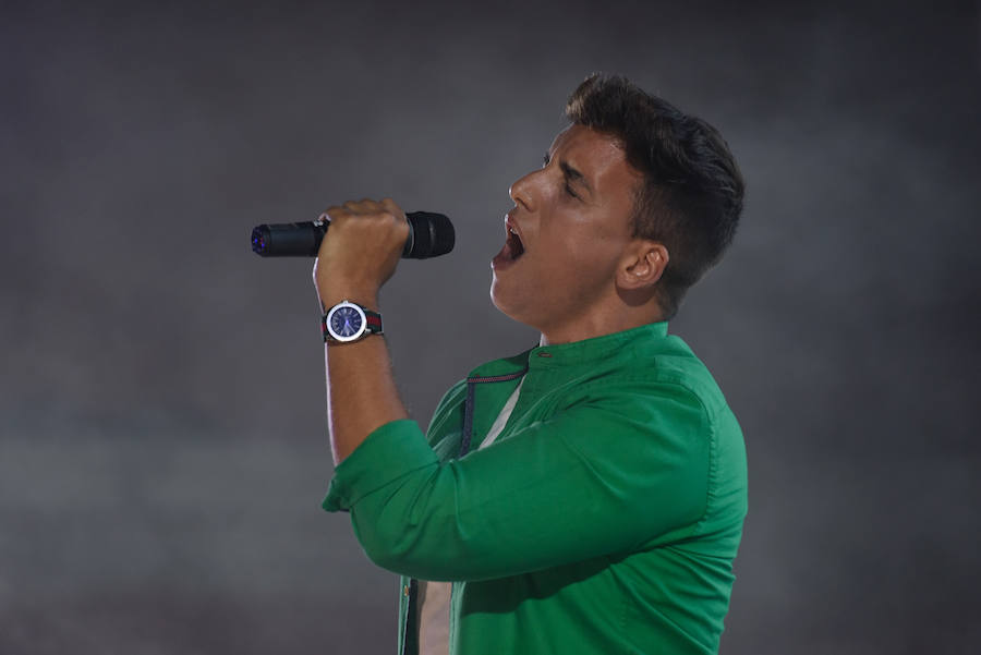 Más de 3.000 personas llenaron la plaza Belluga para ver a siete artistas murcianos dar el pistoletazo de salida oficial a las celebraciones