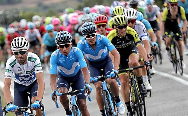 Valverde, a la izquierda, durante la etapa de hoy.