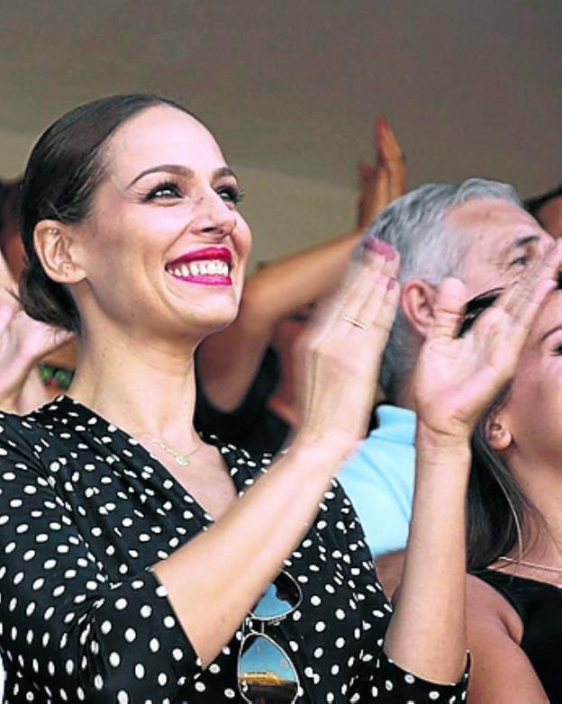 Eva, en los toros en Ronda.