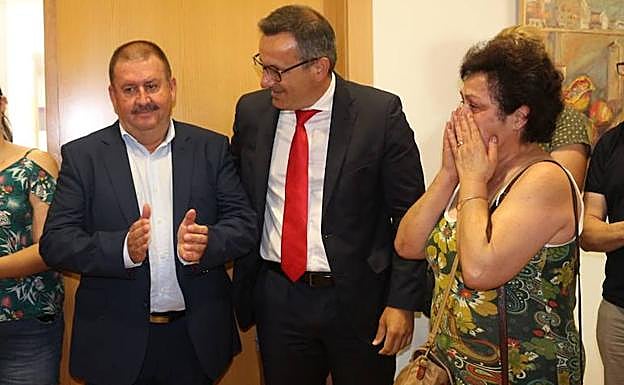 Diego Conesa, este jueves, en Totana con los vecinos.