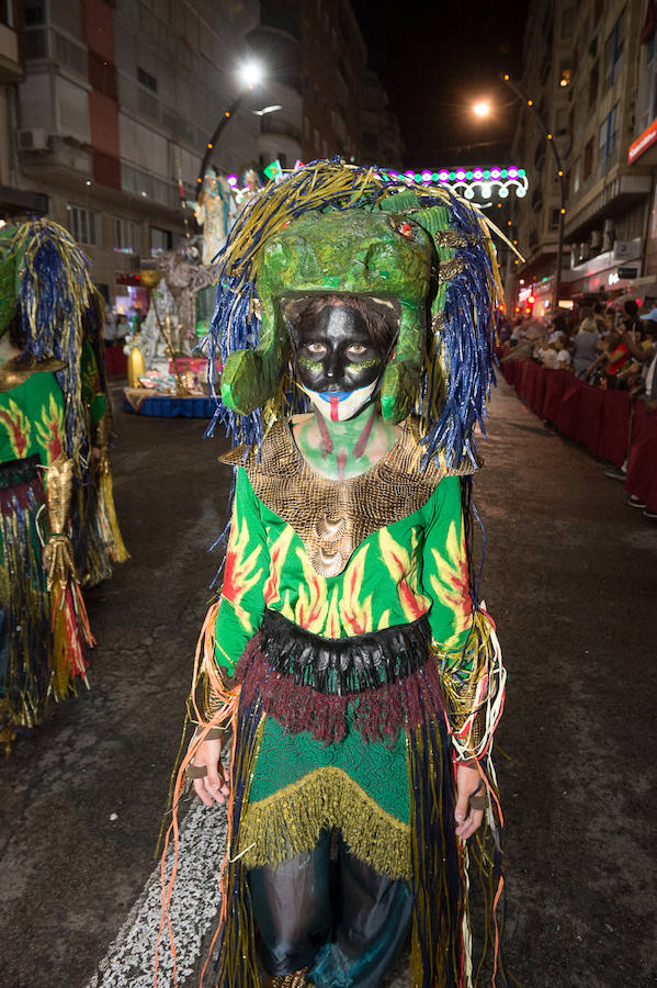 Este año, como novedad, el bando moro, encabezado por el rey Aben Hud, abre el desfile