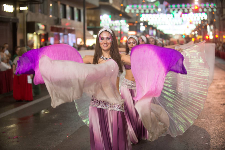 Este año, como novedad, el bando moro, encabezado por el rey Aben Hud, abre el desfile