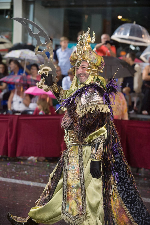 Este año, como novedad, el bando moro, encabezado por el rey Aben Hud, abre el desfile