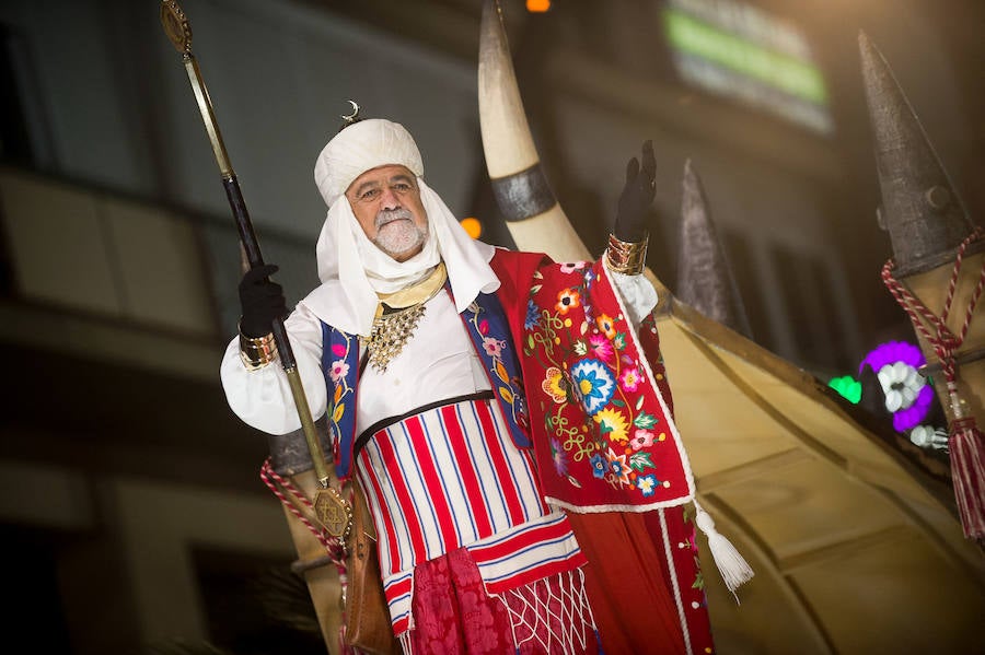 Este año, como novedad, el bando moro, encabezado por el rey Aben Hud, abre el desfile