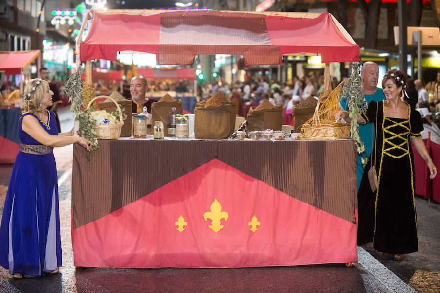 Este año, como novedad, el bando moro, encabezado por el rey Aben Hud, abre el desfile