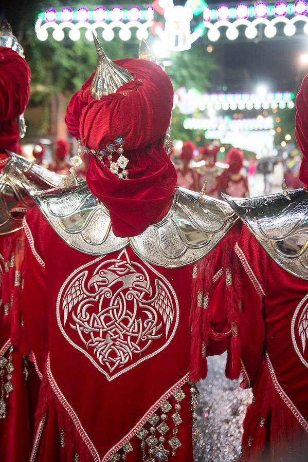 Este año, como novedad, el bando moro, encabezado por el rey Aben Hud, abre el desfile