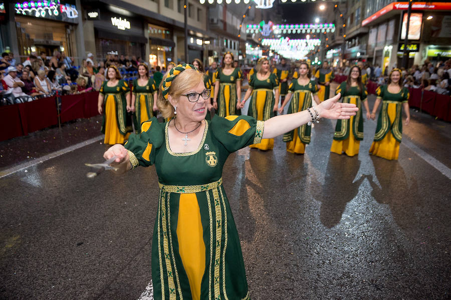 Este año, como novedad, el bando moro, encabezado por el rey Aben Hud, abre el desfile