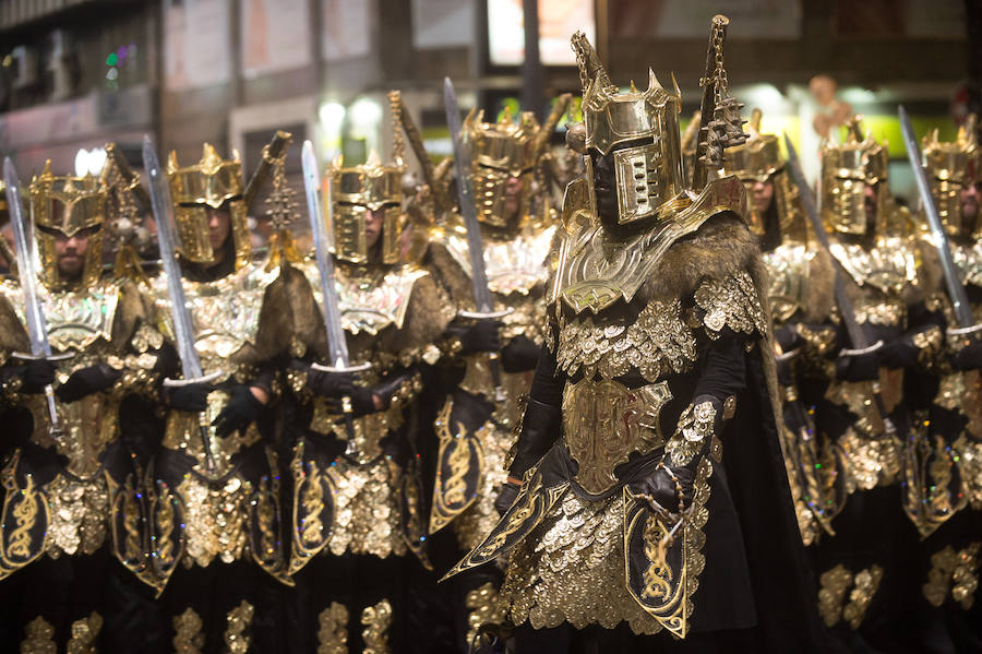 Este año, como novedad, el bando moro, encabezado por el rey Aben Hud, abre el desfile