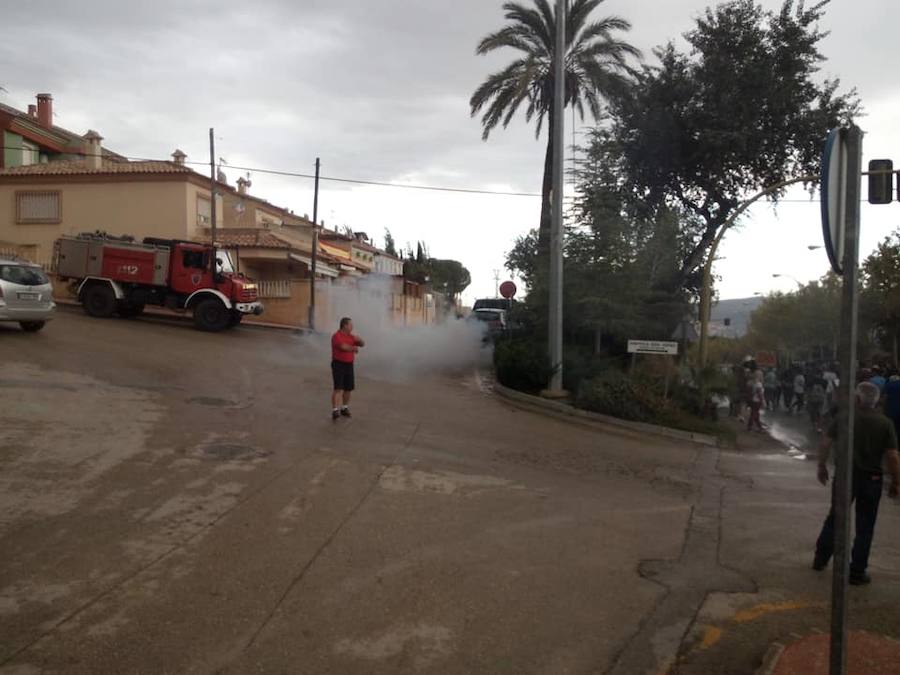 Miles de romeros acompañan la imagen sagrada desde su santuario al Real Monasterio de la Encarnación, dando inicio a las fiestas patronales de Mula