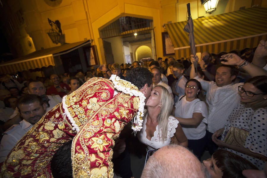 El torero murciano y el diestro francés cortan dos orejas cada uno y salen a hombros de La Condomina tras lidiar una buena corrida de Parladé