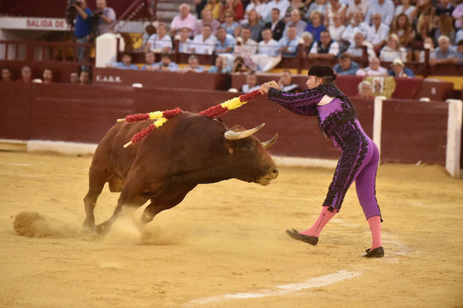 El torero murciano y el diestro francés cortan dos orejas cada uno y salen a hombros de La Condomina tras lidiar una buena corrida de Parladé