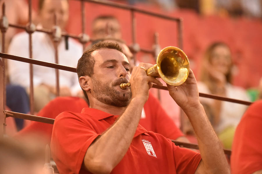 El torero murciano y el diestro francés cortan dos orejas cada uno y salen a hombros de La Condomina tras lidiar una buena corrida de Parladé