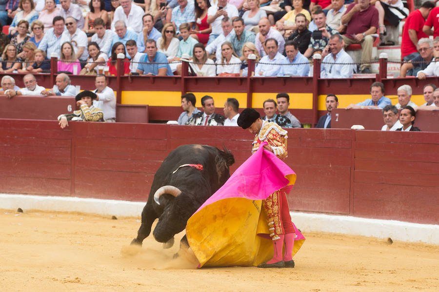 El torero murciano y el diestro francés cortan dos orejas cada uno y salen a hombros de La Condomina tras lidiar una buena corrida de Parladé