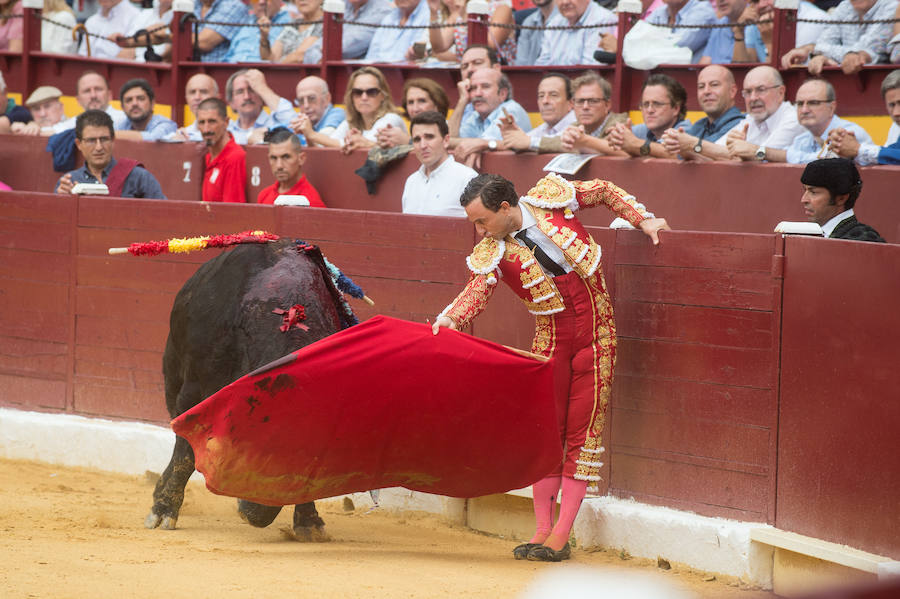 El torero murciano y el diestro francés cortan dos orejas cada uno y salen a hombros de La Condomina tras lidiar una buena corrida de Parladé