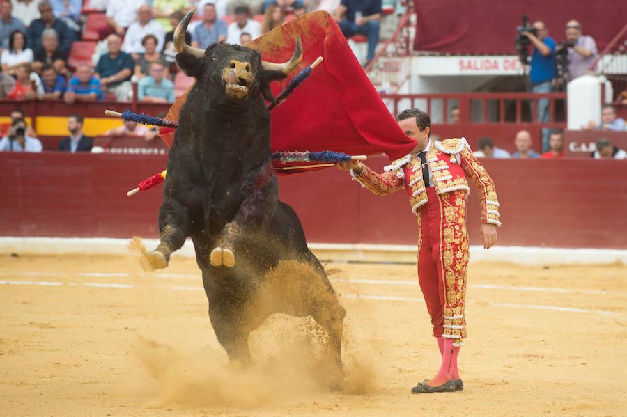 El torero murciano y el diestro francés cortan dos orejas cada uno y salen a hombros de La Condomina tras lidiar una buena corrida de Parladé
